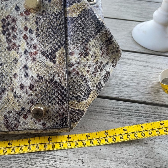 G.I.L.T Snakeskin Patterned Large Tote Bag
(Got It Love It) - Picture 13 of 16